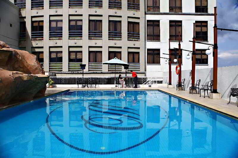 The Apartments At Merdeka Palace Hotel Kuching Ngoại thất bức ảnh